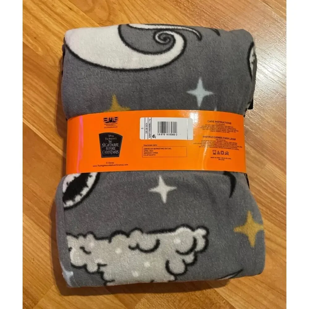 Disney The Nightmare Before Christmas kids Cozy Pajama Set ‎ New in size 6 - Picture 2 of 2